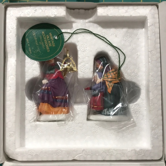 Dept 56 Twelve Days of Dickens Village Two Turtle Doves - Picture 4 of 5